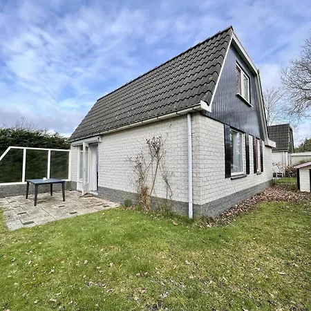 Holiday home 6-person Campanula, Greenery And Trees Sint Maartensvlotbrug